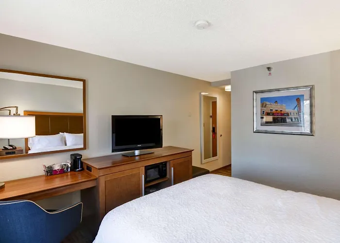 Hampton Inn Memphis-Poplar