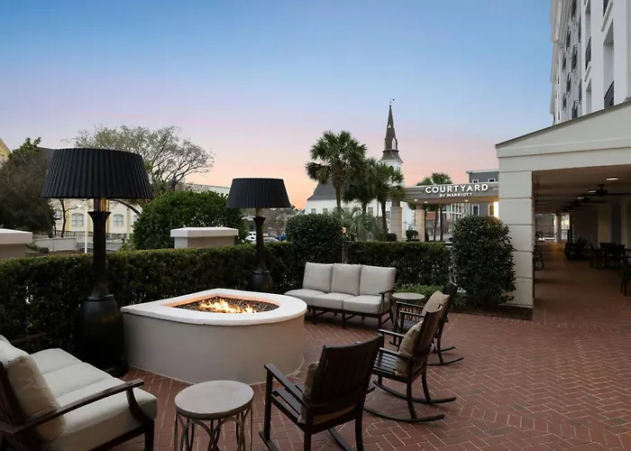 Courtyard By Marriott Charleston Historic District Hotel