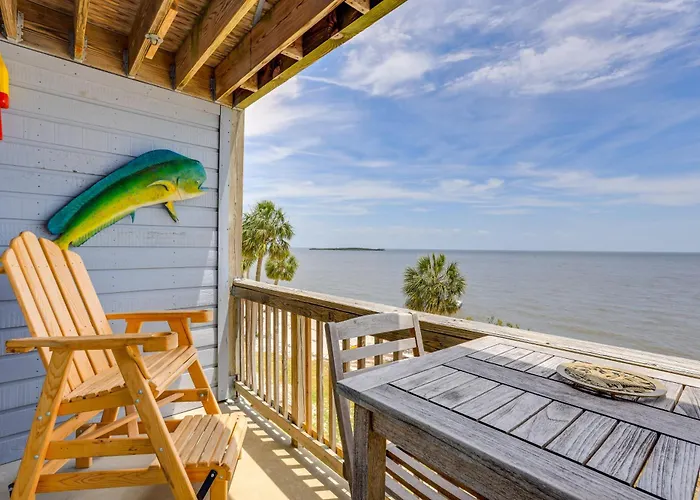 Beach & Pool Access At Condo On Cedar Key!