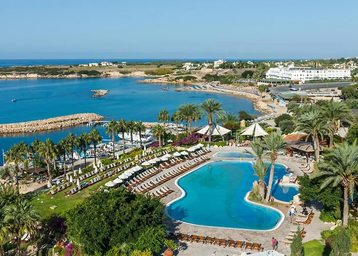 Luxury Hotels in Coral Bay