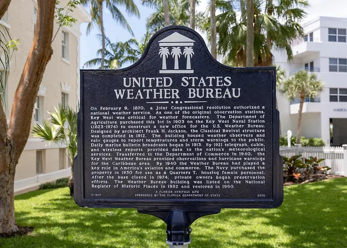 Weatherstation Inn Circa 1911 Key West