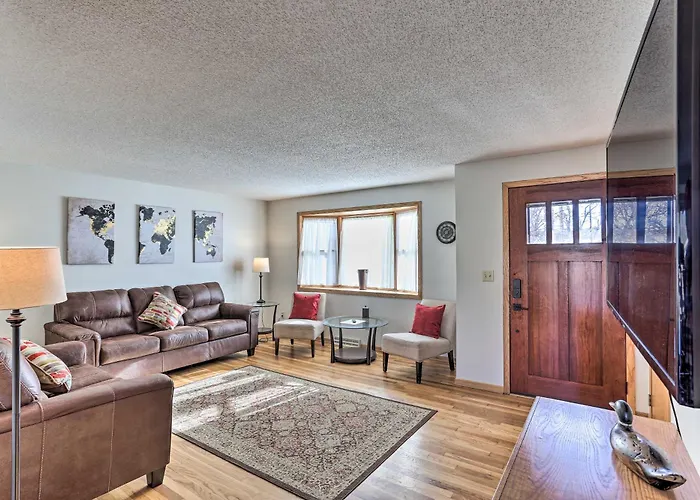 Canyon Lake, Sturgis Rally Home W/ Fenced Yard Rapid City