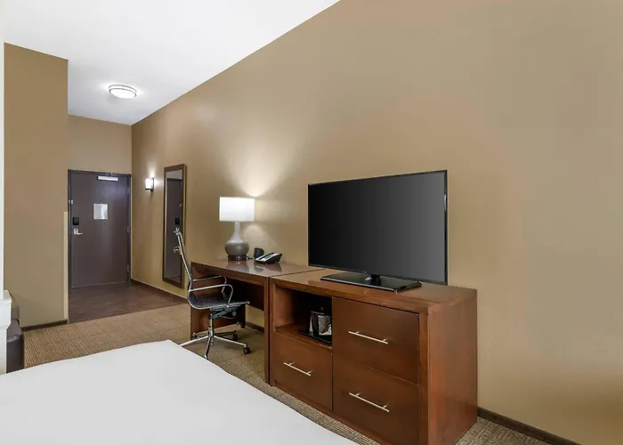 Comfort Suites West Omaha