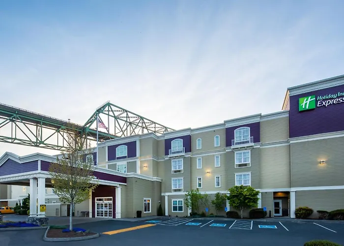 Holiday Inn Express Hotel & Suites Astoria By Ihg