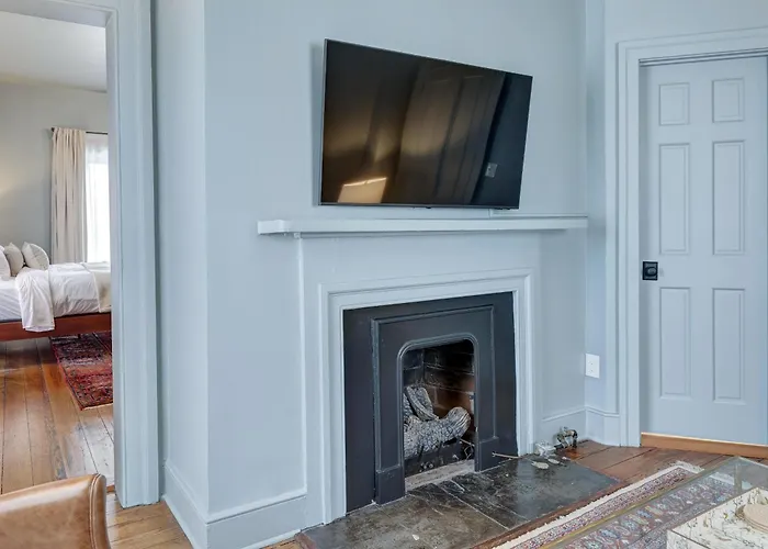 The 200 South St | King Ste 9 Hotel Charlottesville 3 star