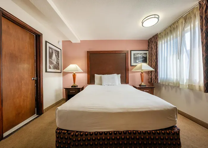 District Hotel By Oyo Portland Convention Center