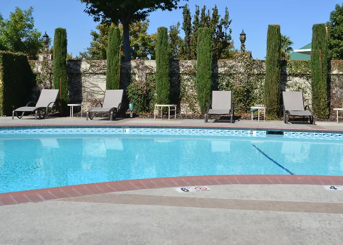 Days Inn & Suites By Wyndham Lodi