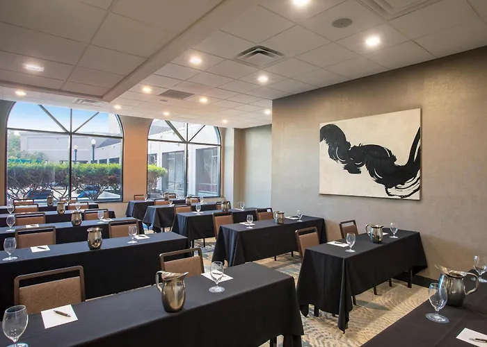 Sheraton Suites Columbus Worthington