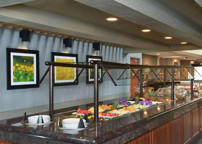 Doubletree By Hilton Fresno Convention Center Hotel