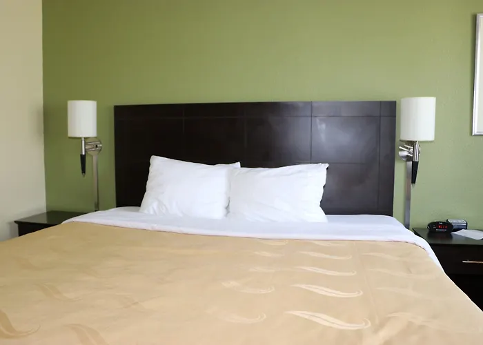 Quality Inn Evansville Eastland Area