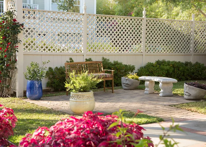 Cheshire Cat Inn & Cottages Santa Barbara