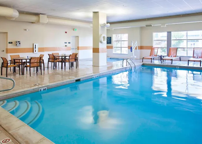 Courtyard By Marriott Pueblo Hotel