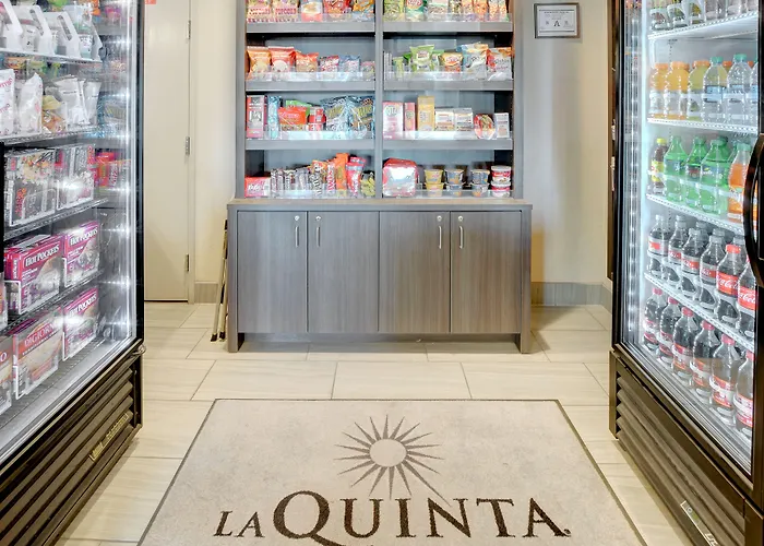 La Quinta Inn & Suites By Wyndham Las Vegas Nellis