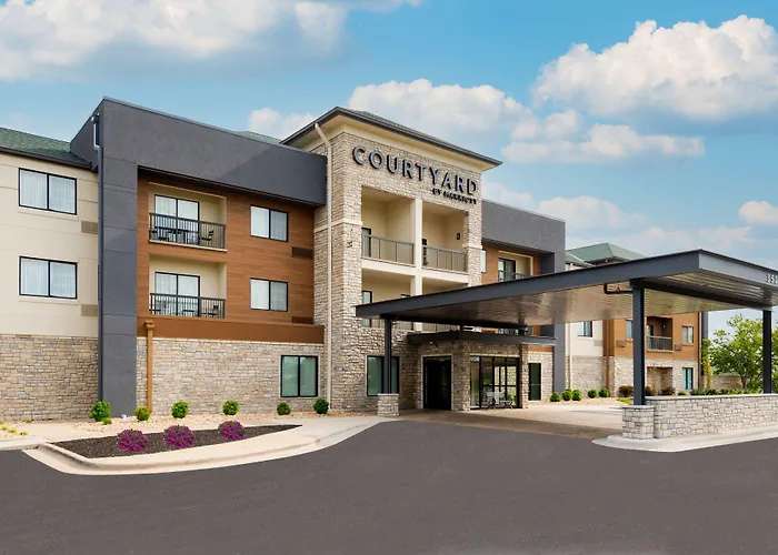Courtyard By Marriott Springfield Airport Hotel