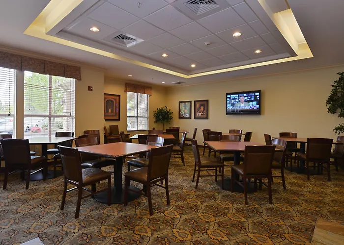 Comfort Inn & Suites Mcminnville Wine Country
