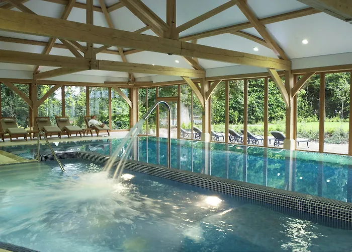 Luton (Bedfordshire) 5 Star Hotels