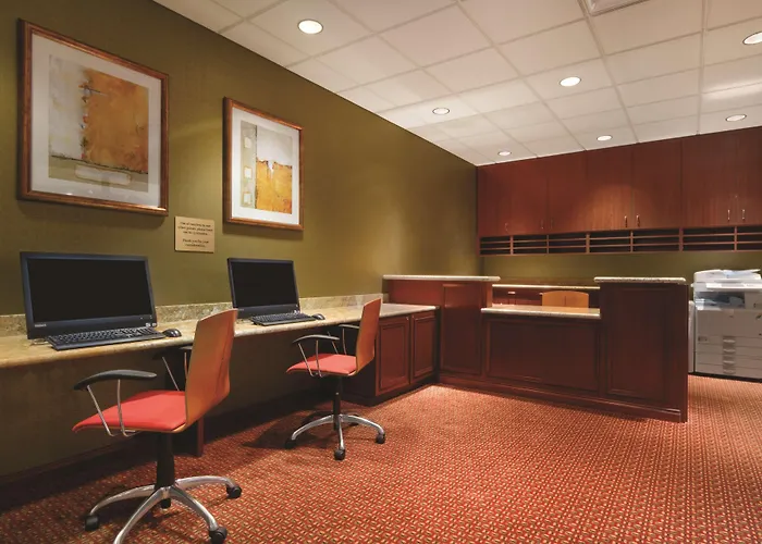 Embassy Suites By Hilton Norman Hotel & Conference Center
