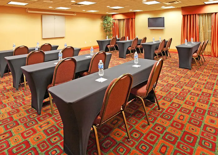 Country Inn & Suites By Radisson, Tyler University Area