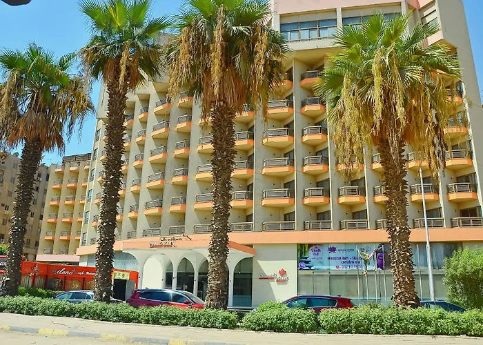 Aracan Pyramid Hotel Kafrat al Jabal