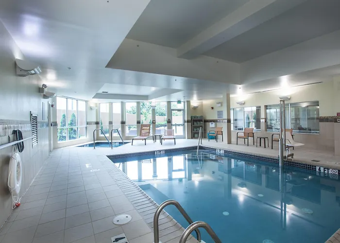 Courtyard By Marriott York Hotel