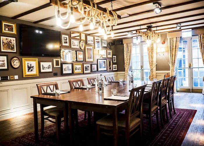Luxury Hotels in Stratford-upon-Avon