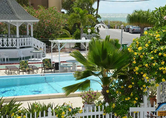 Twins Inn & Apartments St. Pete Beach