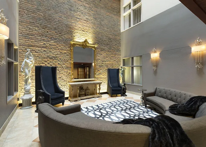 Des Lux Hotel Des Moines