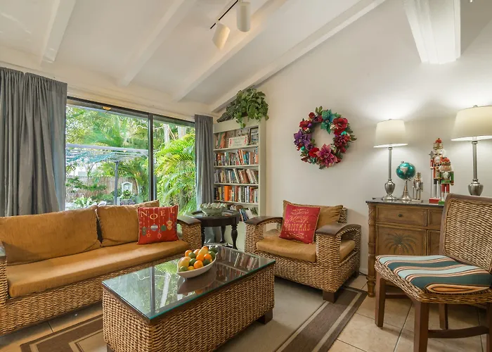 Suite Dreams Inn By The Beach Key West