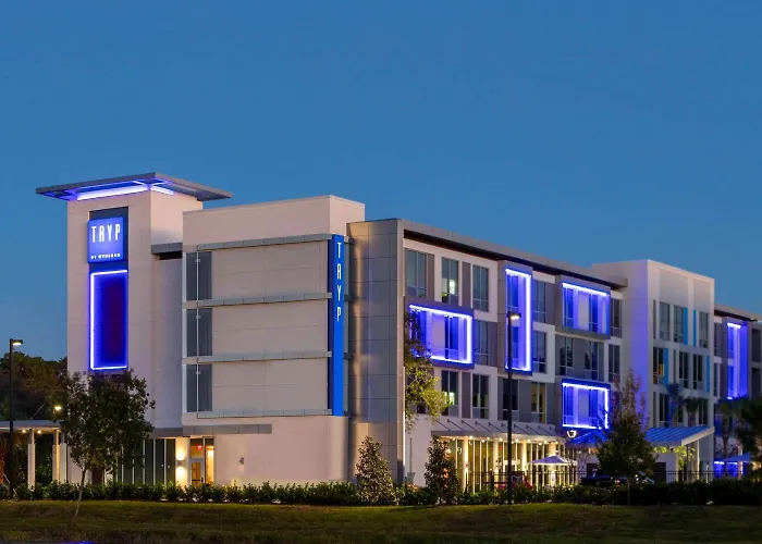 Tryp By Wyndham Orlando Hotel Williamsburg