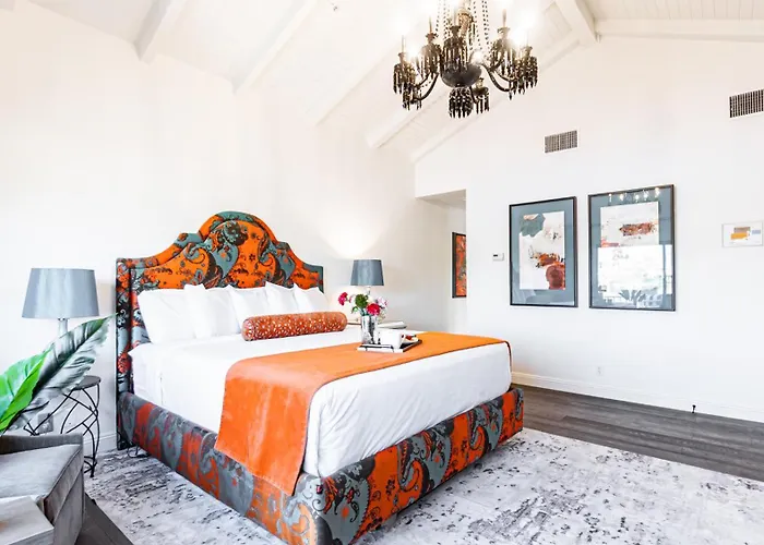 The Chateau At Lake La Quinta