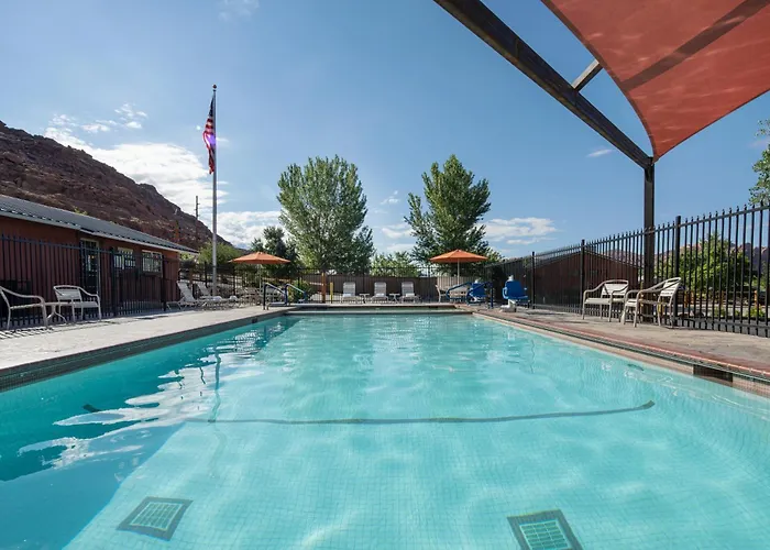 Sun Outdoors Arches Gateway Hotel Moab