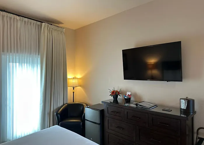 Resort At Eagle Point Golf Club Lodging