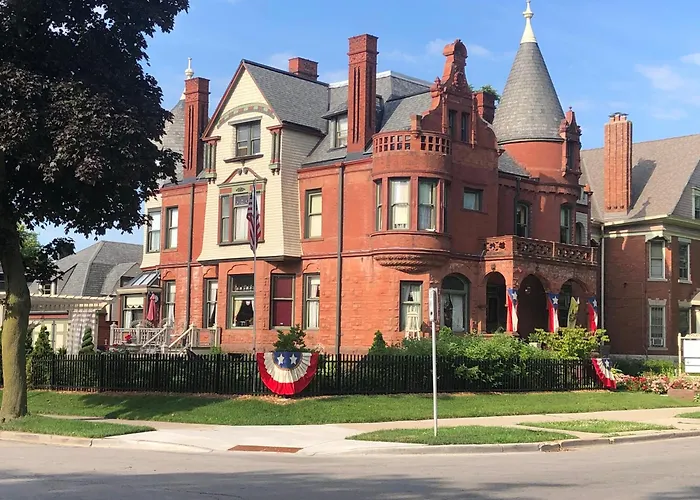 Schuster Mansion Bed & Breakfast Milwaukee 5 star
