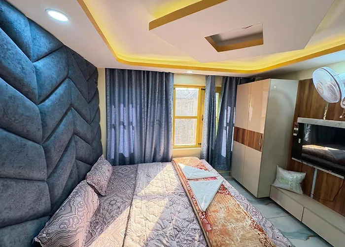 Gulmarg 5 Star Hotels