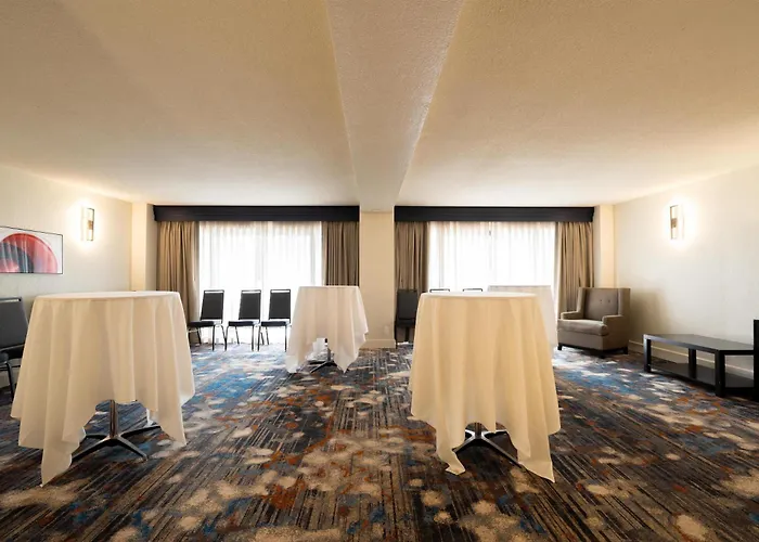 Doubletree By Hilton Hotel Houston Hobby Airport