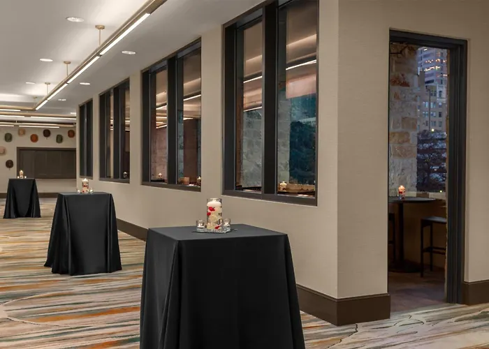 Embassy Suites San Antonio Riverwalk-Downtown