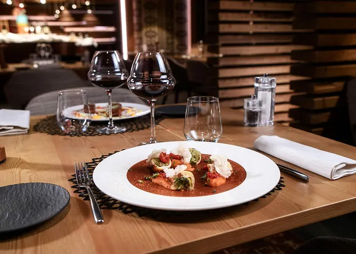 Le Massif Hotel & Lodge Courmayeur - The Leading Hotels Of The World 5 star