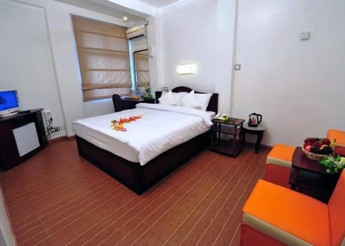 Clover Hotel Yangon