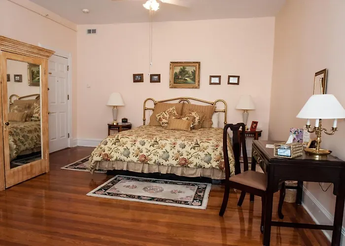 Cedars & Beeches Bed & Breakfast Long Branch