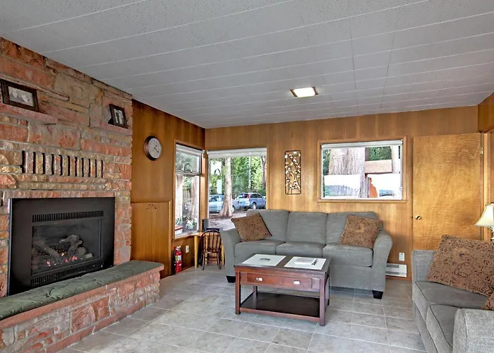 Gorgeous Poulsbo Waterfront Home On Liberty Bay!