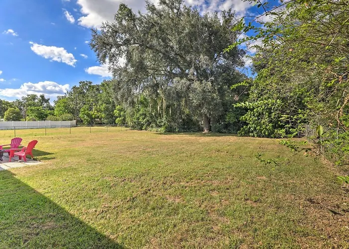 Lakeland Home W/ Large Backyard ~ 1 Mile From Fsc!