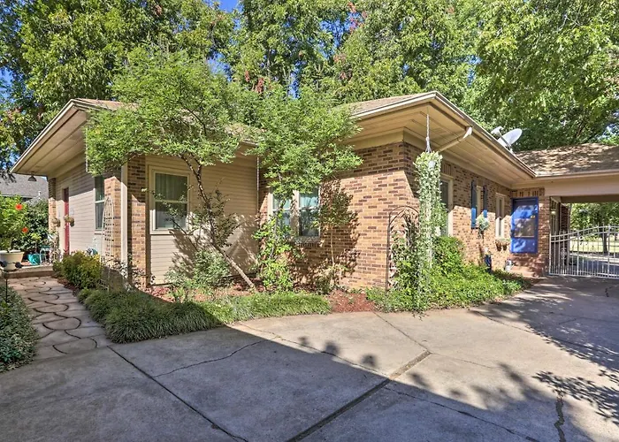 Walk To Midwestern State: Wichita Falls Cottage!