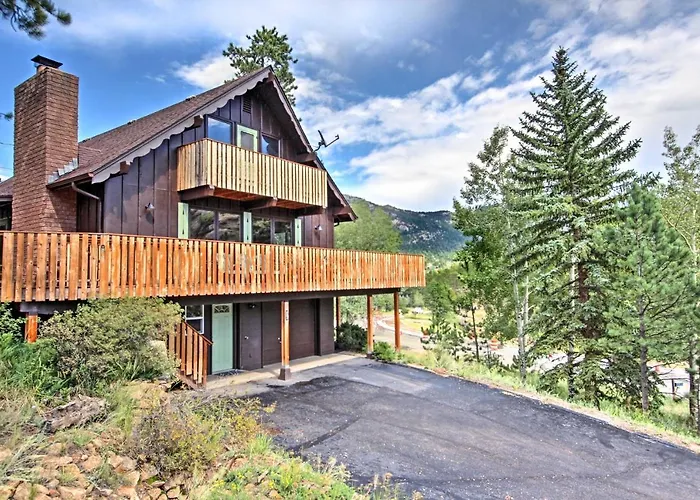 'Peaceful Pines' Estes Park Home: Longs Peak View