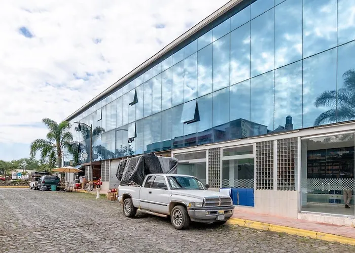Oyo Hotel Platinium Gran Hotel,Guadalajara,Artesanias Tonala 5 star
